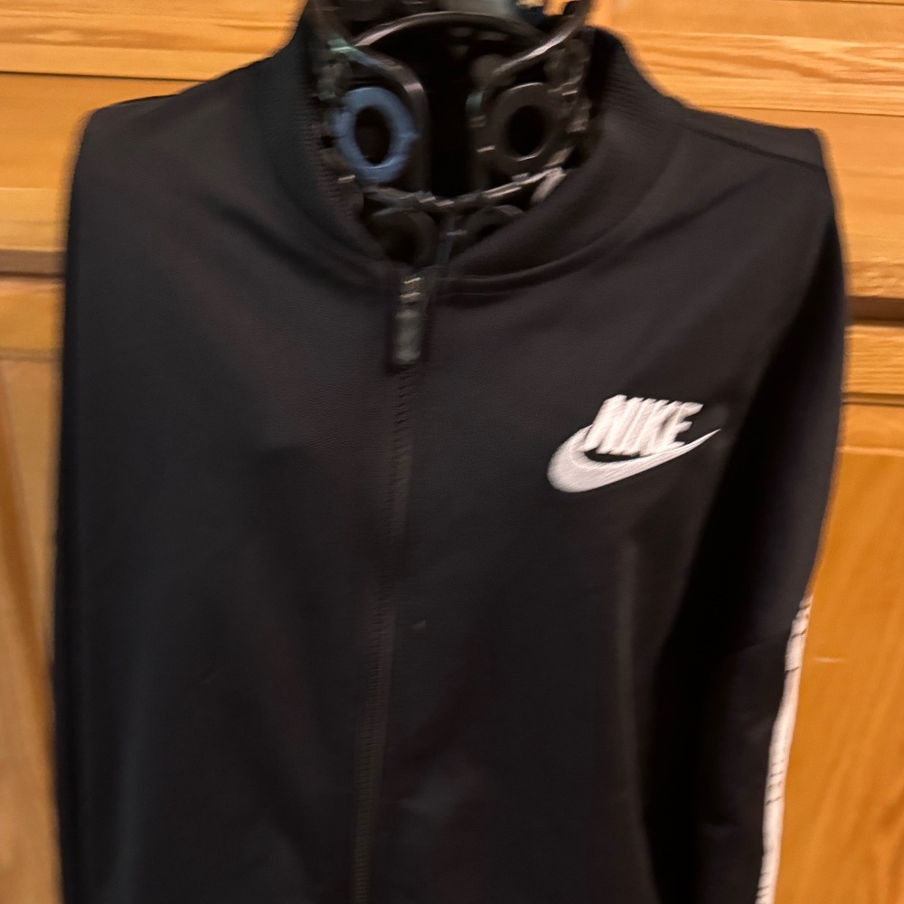 Girls Nike Black Athletic Full Zip Sweater Jacket XL 100% Polyester Classic Cute